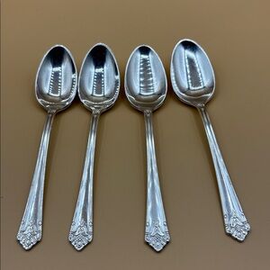 1847 Rogers Bros (IS) Her Majesty - Four Teaspoon #5